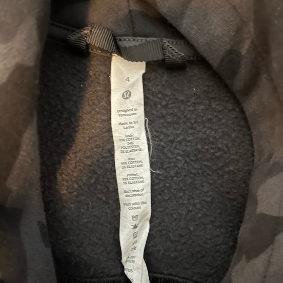 Lululemon black camo scuba hoodie. Size 4. - Picture 4 of 4